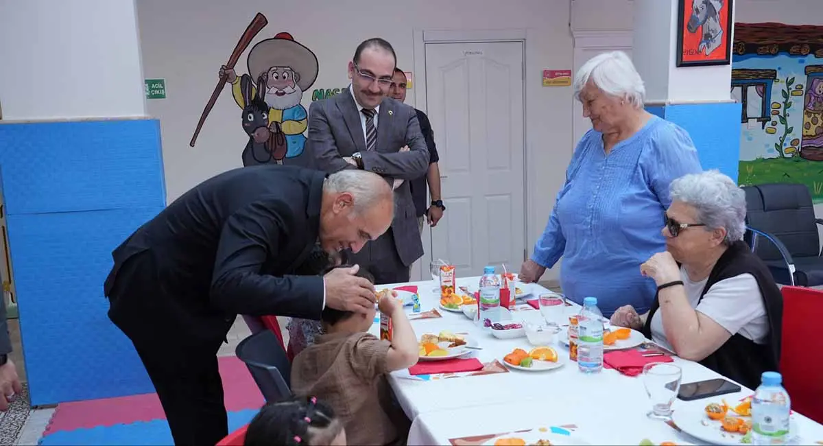 Kaymakam Kılıç 'Sanat Terapisi' projesine katıldı