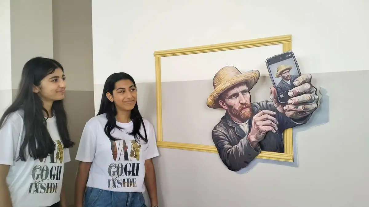 Ankara’da öğrenciler atıkları Van Gogh eserine çevirdi