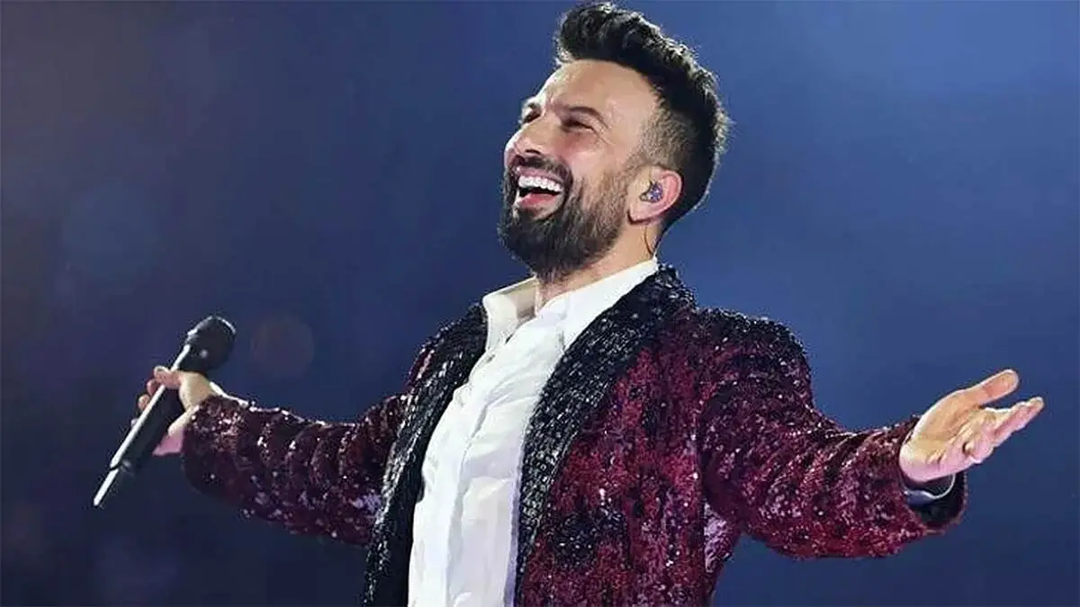 Tarkan Ankara konserinde on binlerce hayranıyla buluştu