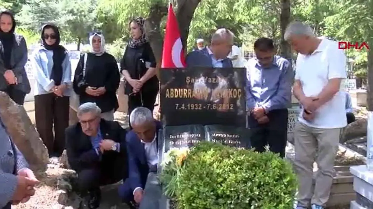 Abdurrahim Karakoç, Ankara'da mezarı başında anıldı