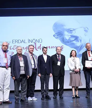 Erdal İnönü için anma programı gerçekleştirildi