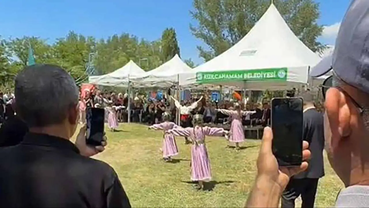 Kızılcahamam'da Tepreş Bahar Şenliği yapıldı