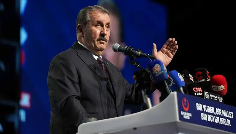 Mustafa Destici yeniden Büyük Birlik Genel Başkanlığına seçildi