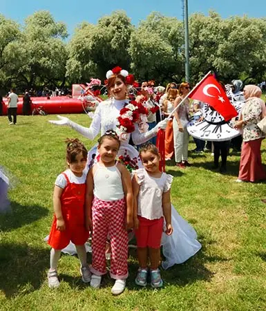 Binlerce çocuk şenlikte buluştu