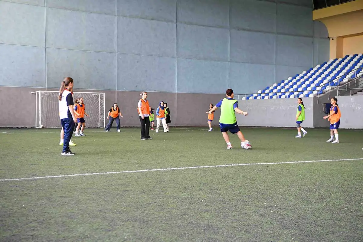 Ankara'da anne-kız futbol heyecanı