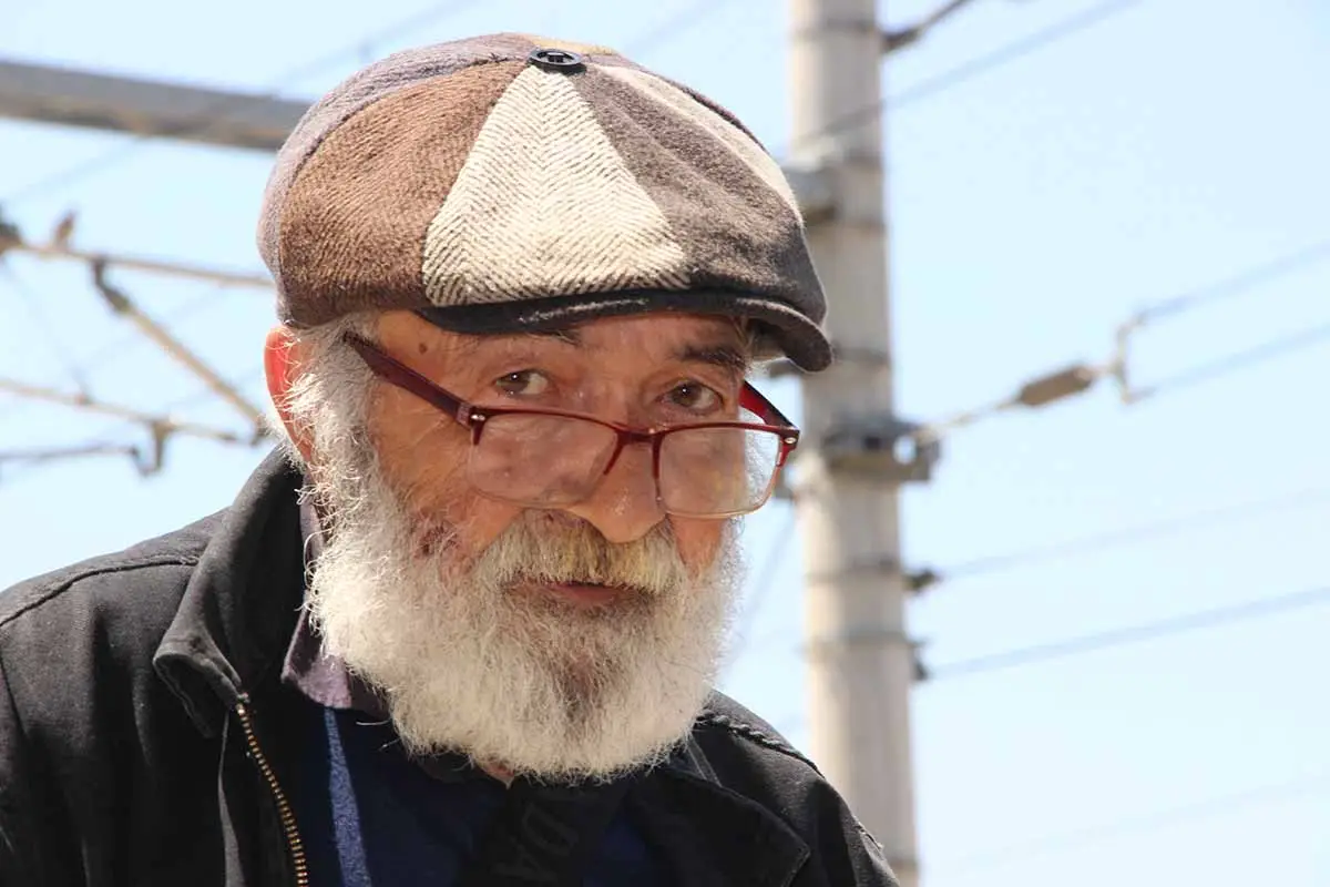 Ankara'da yaşayan Ali Bektaş'ın evi trenler oldu