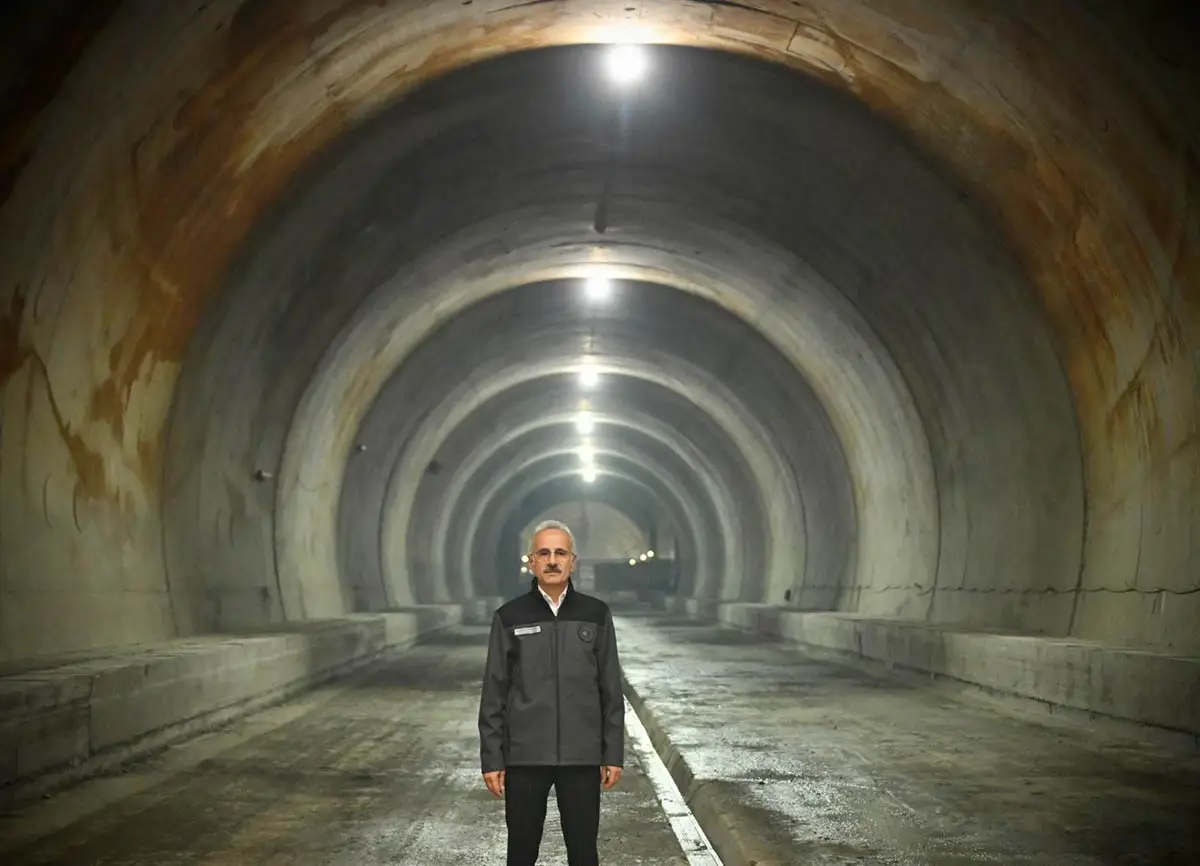 Ulaştırma ve Altyapı Bakanı Abdulkadir Uraloğlu