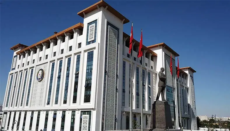 Rüşvet iddialarıyla yargılanan polislerin davası sürüyor
