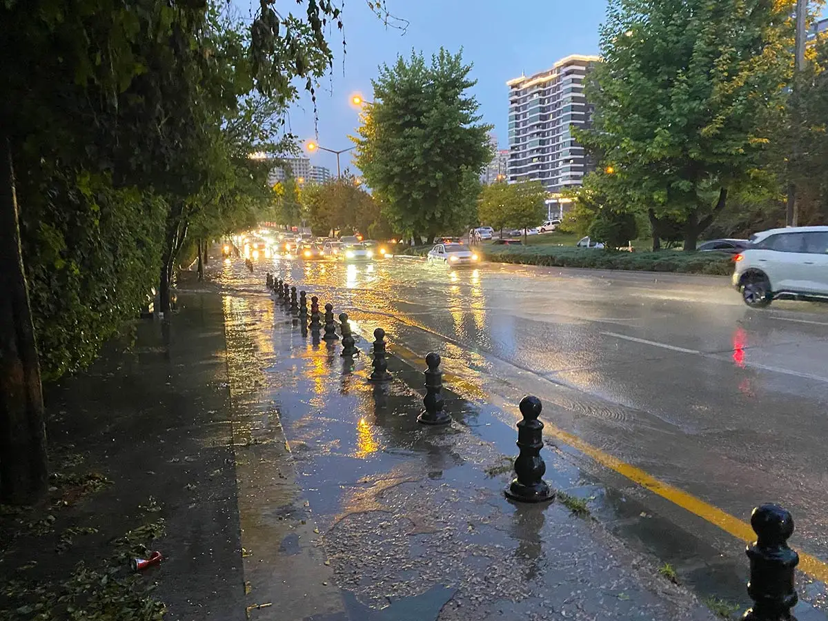 Ankara’da sağanak yağış Etimesgut ve Akyurt’ta etkili oldu