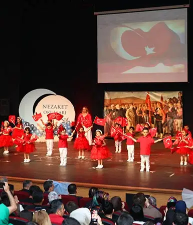 Nezaket Okulları'nda mezuniyet heyecanı