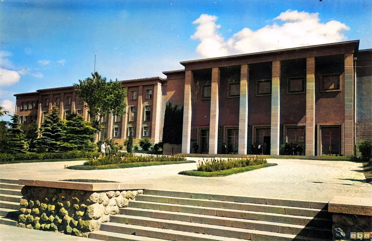 Cumhuriyet’in ilk yüksekokulu: Ankara Hukuk Mektebi