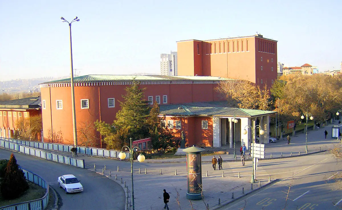 Sergi evinden opera sahnesine: Ankara Opera binası