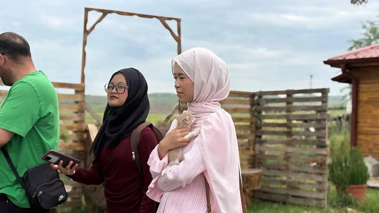 Endonezyalı öğrencilerden Eko Çiftlik turu