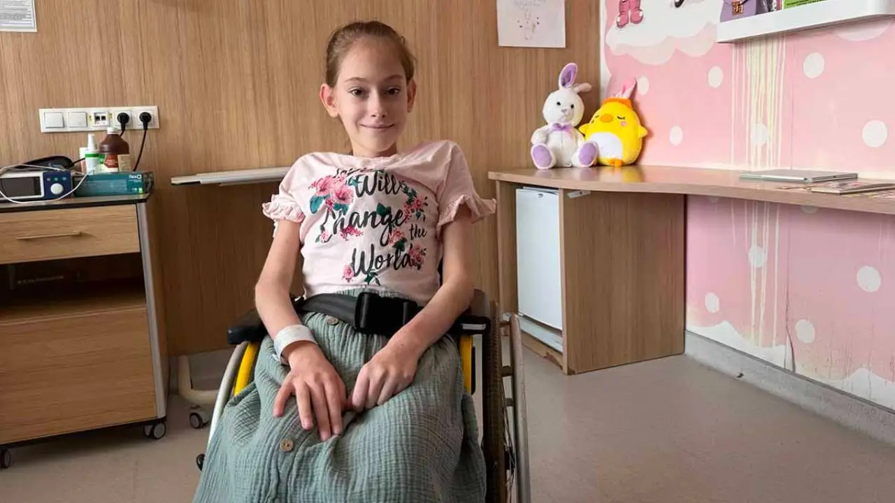 Zorlu ameliyatla yeniden düz duruşa kavuştu