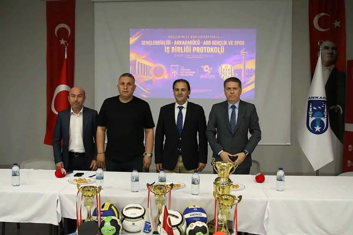 Başkent futbolunda güçler birliği...