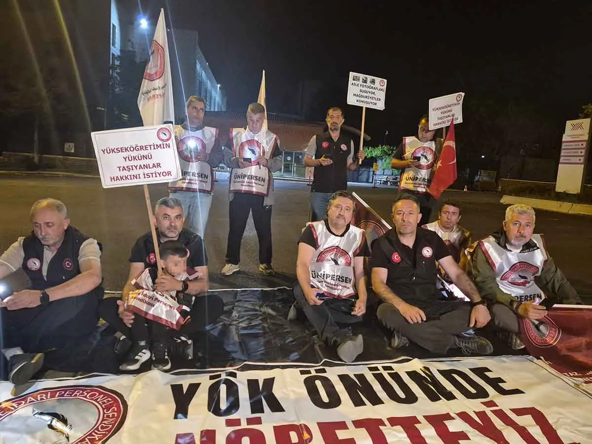 ÜNİPERSEN'den Ankara'da eylem