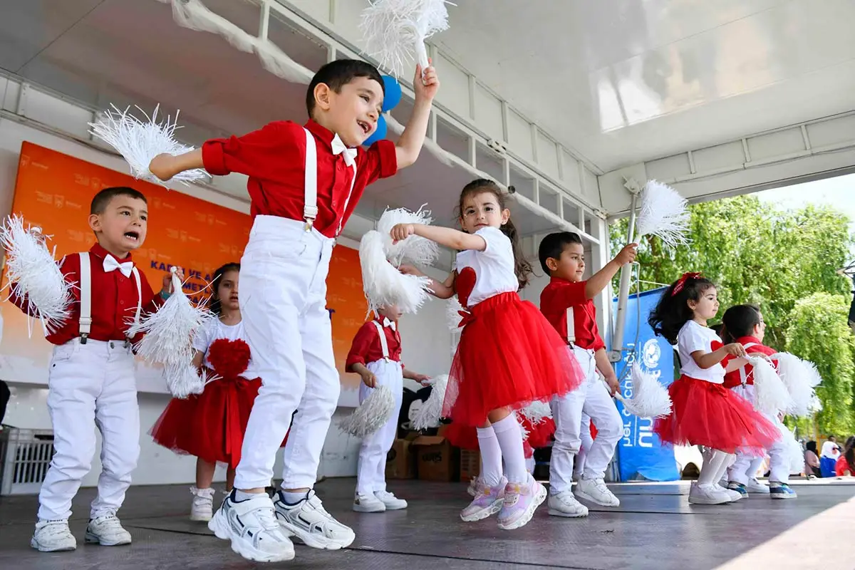 Çocuklar ''Oyun Günü''nde buluştu