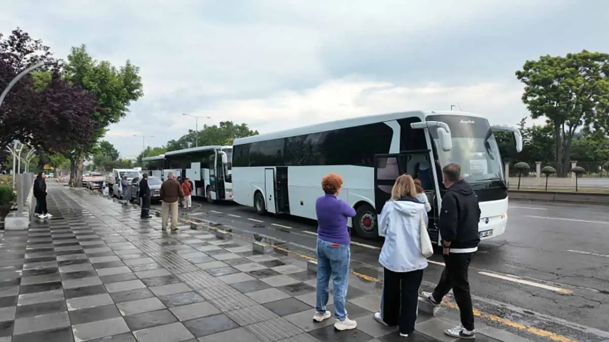 ABB ilk kafileyi Akçay'a uğurladı