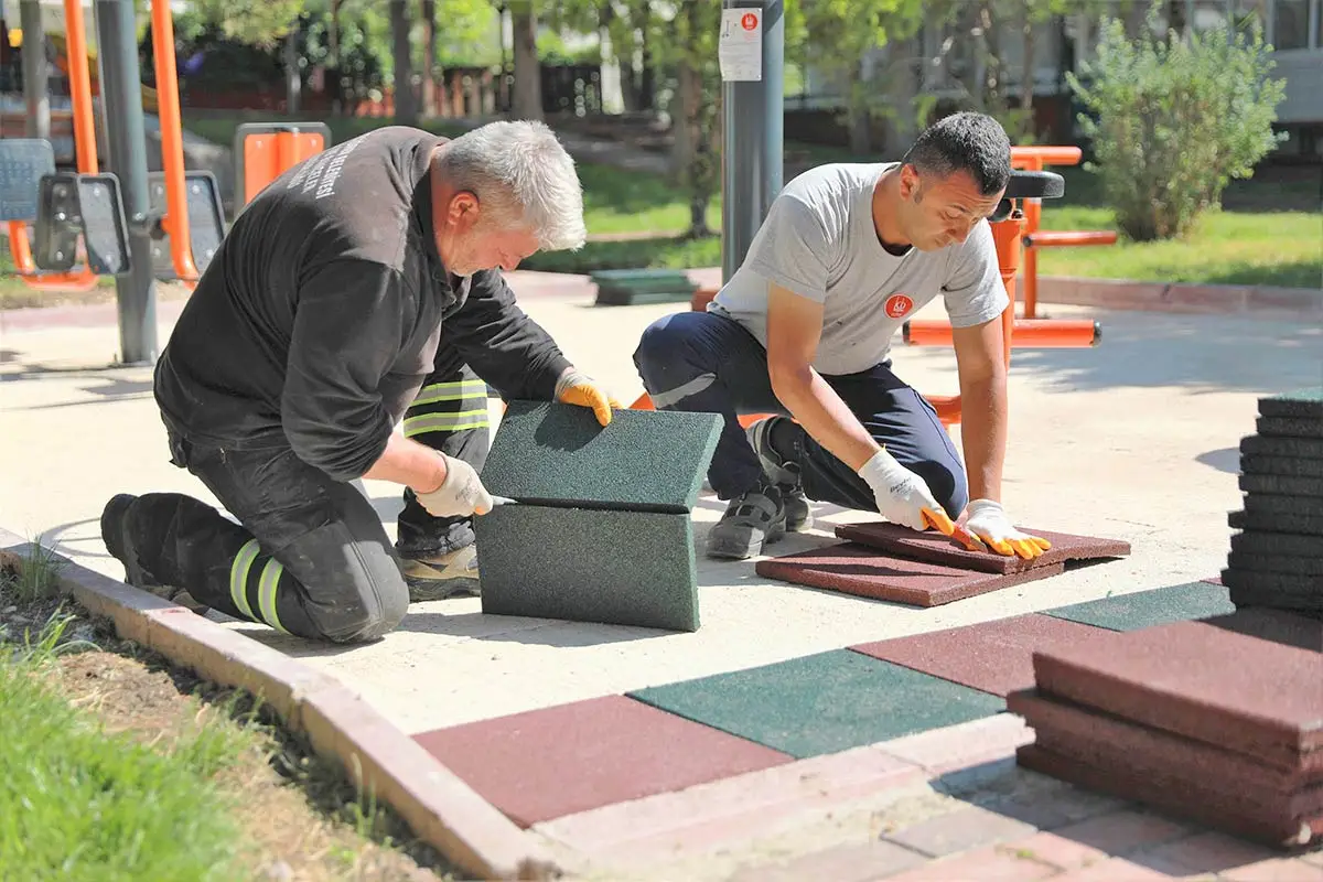 Keçiören’de parklar yenileniyor, yeşil alanlar korunuyor