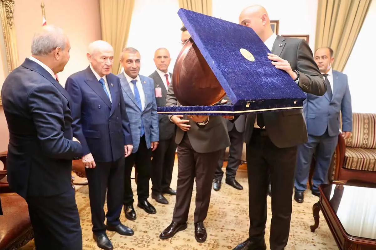 Ankara'ya MHP Gaziantep'ten çıkarma...
