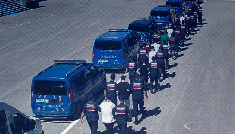 Siber dolandırıcılara operasyon: 19 kişi tutuklandı