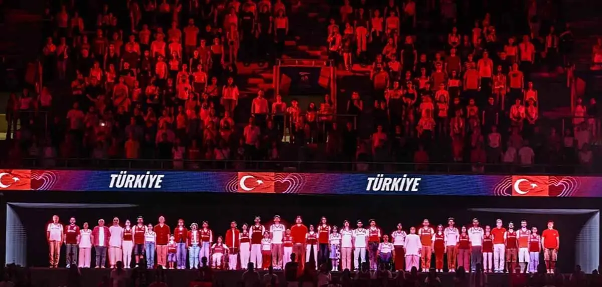 Ankara'da Filenin Sultanları'na destek sürüyor