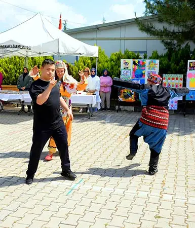 Özel öğrencilerden renkli sergi ve kermes