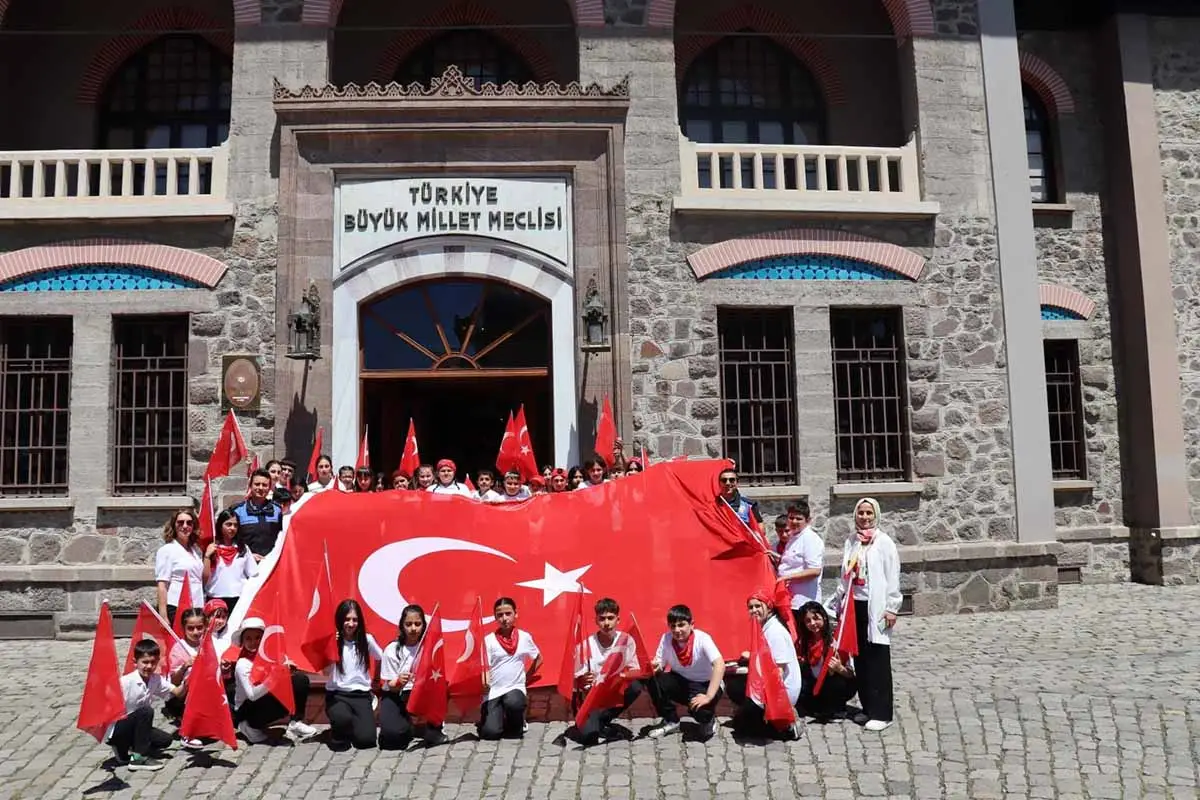Hayata Renk Verelim projesiyle Ankara gezisi gerçekleştirildi
