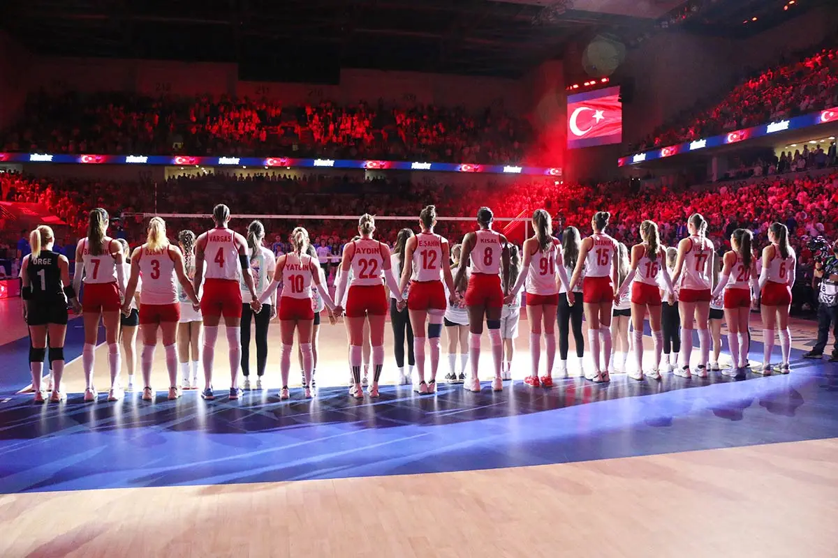 A Milli Kadın Voleybol Takımı, Ankara’da Çin’i 3-2 mağlup etti