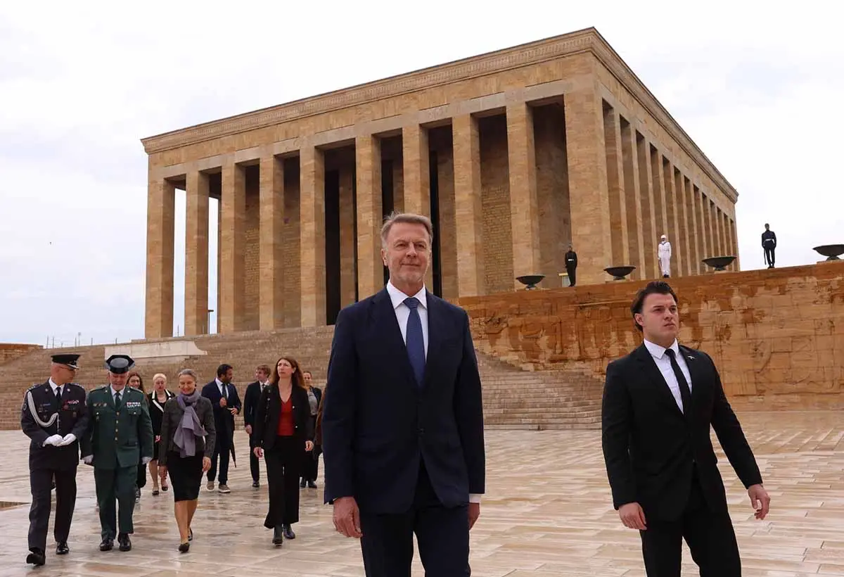 AB Büyükelçisi Aivo Orav'dan Anıtkabir ziyareti