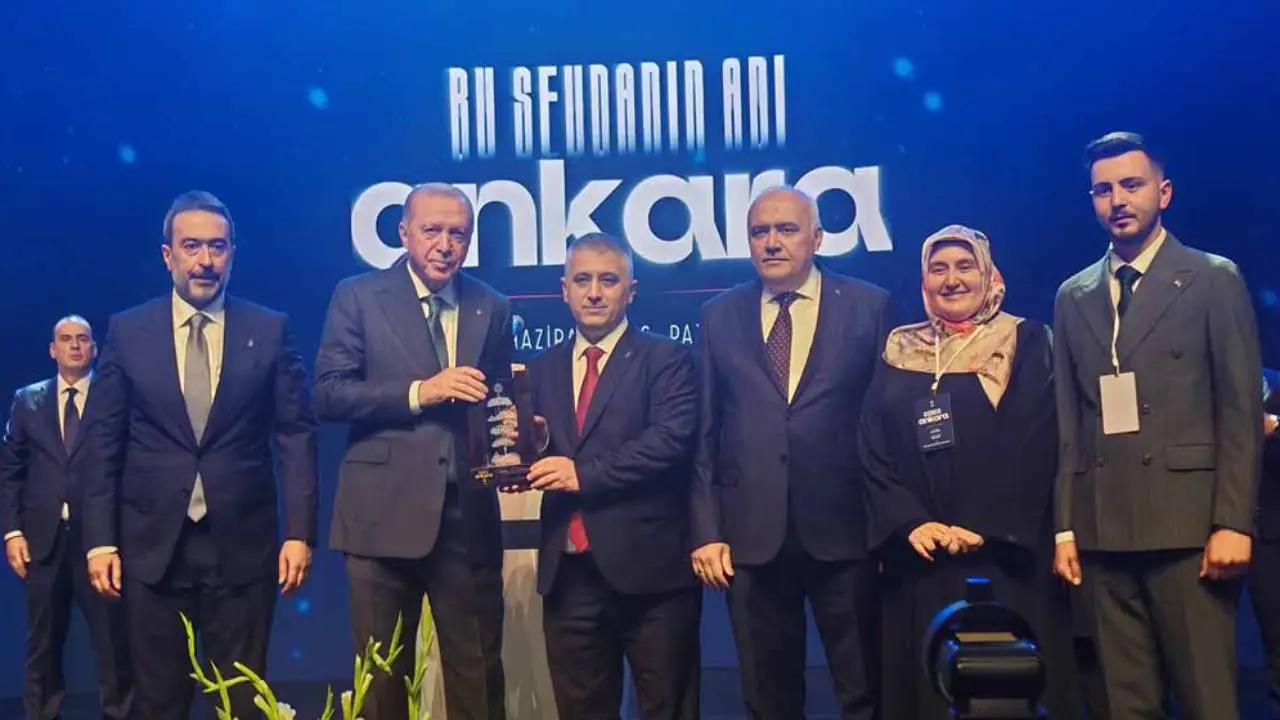 AK Parti Kızılcahamam Teşkilatına Ankara birinciliği ödülü