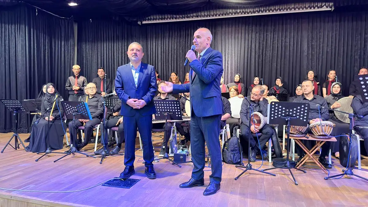 Sincan’da Türk Musikisi Konservatuvarı mezuniyet sevinci