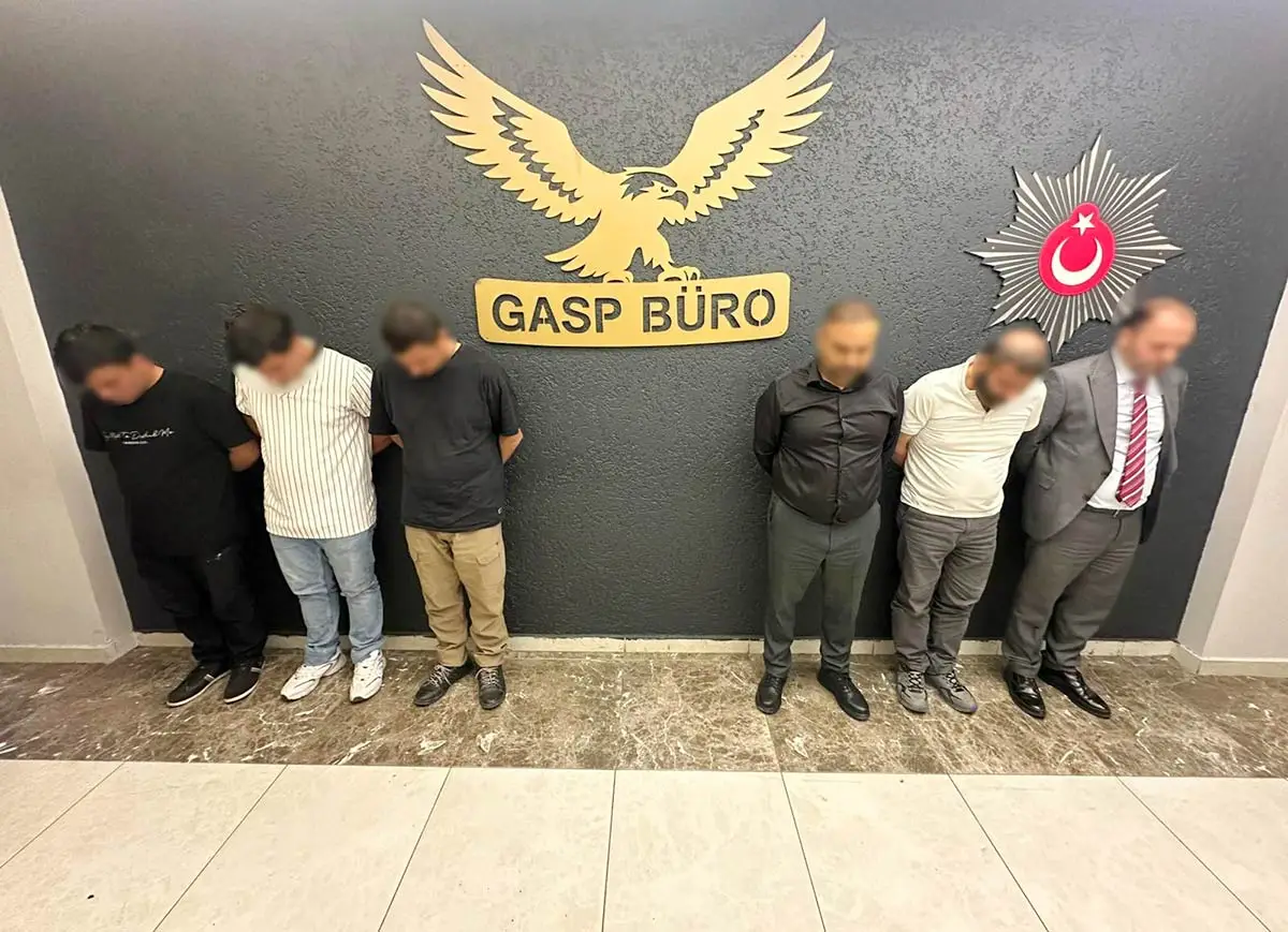 AVM’de sözde denetim yapan 6 şüpheli Ankara’da yakalandı