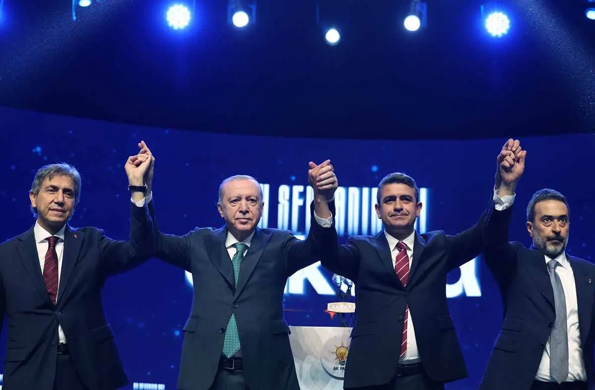 AK Parti Ankara'da tarihi eşiği aştı...
