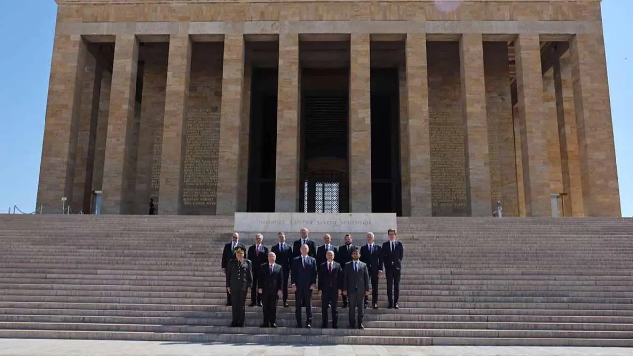 Polonya Cumhurbaşkanı Nawrocki'den Anıtkabir ziyareti