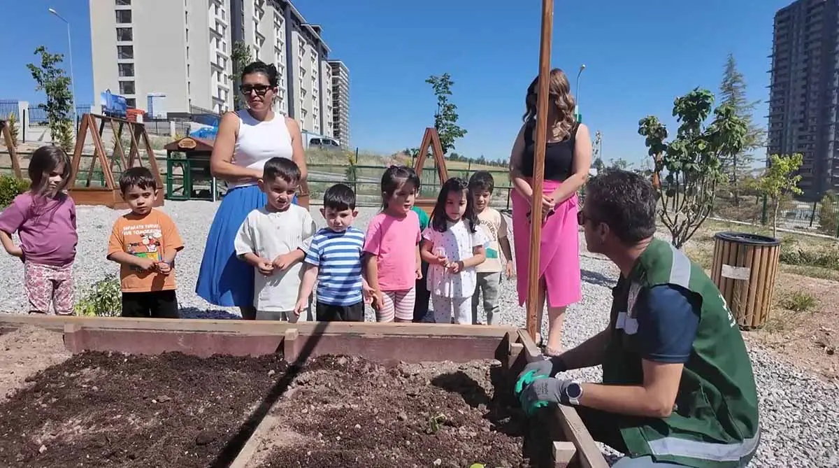 Çocuklar doğayı yaşayarak öğreniyor