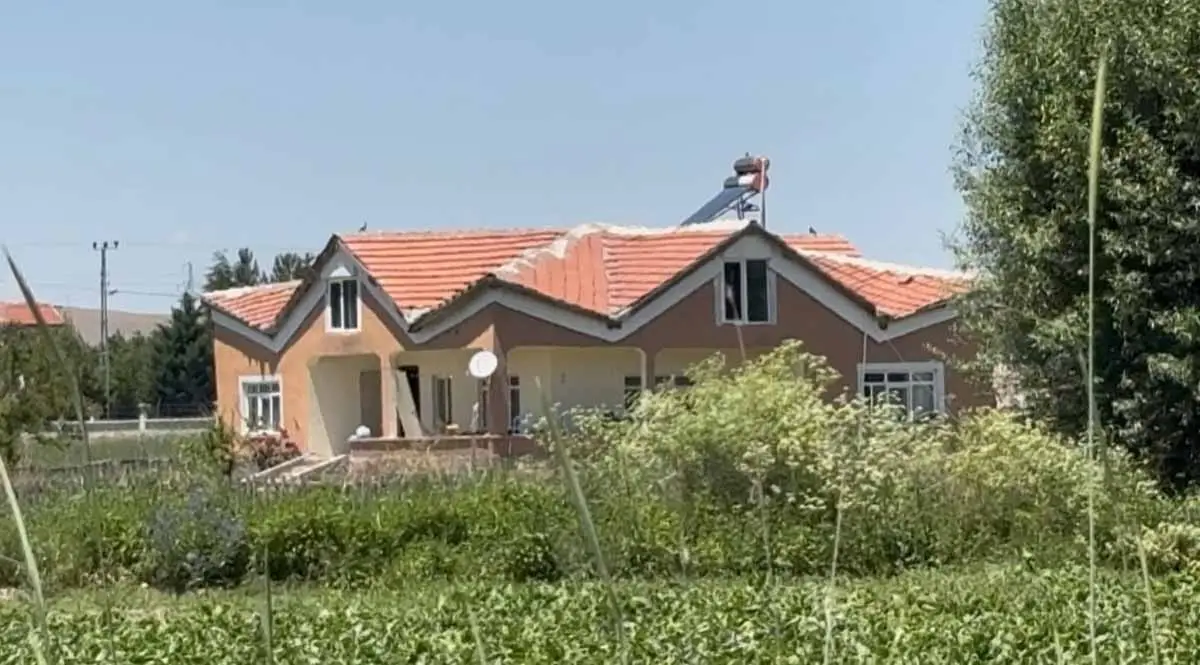 Ankara'da DEAŞ mensuplarının evinde aramalar sürüyor