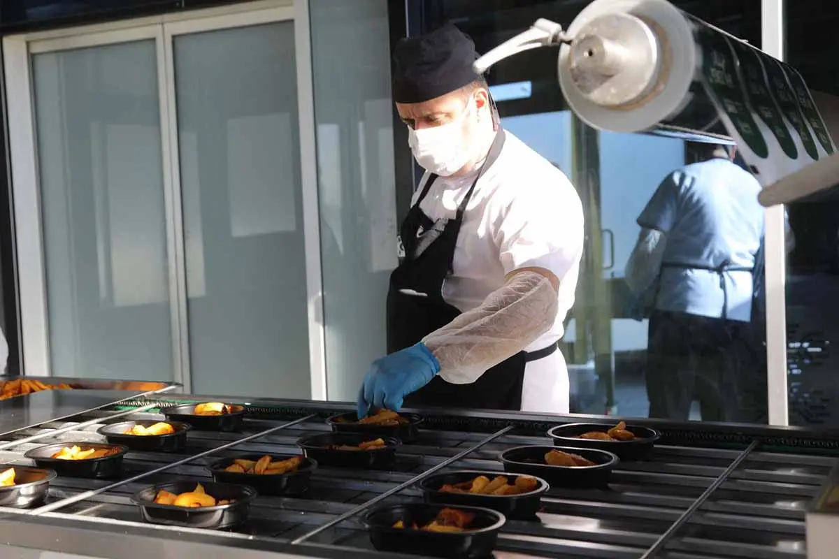 Çankaya'da yüzbinlerce sıcak yemek desteği verildi