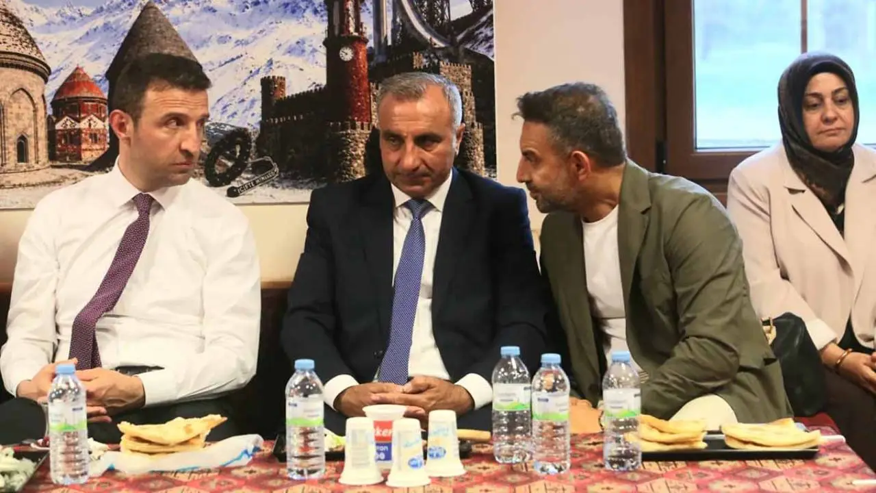 Ankara'daki Erzurum Evi'nde kapsamlı buluşma