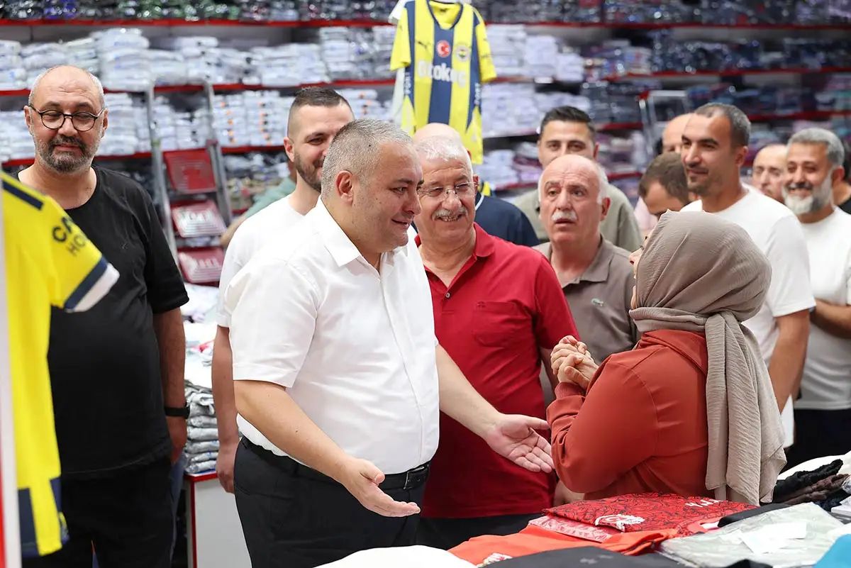 Başkan Özarslan Osmanlı Halk Pazarı esnafını dinledi
