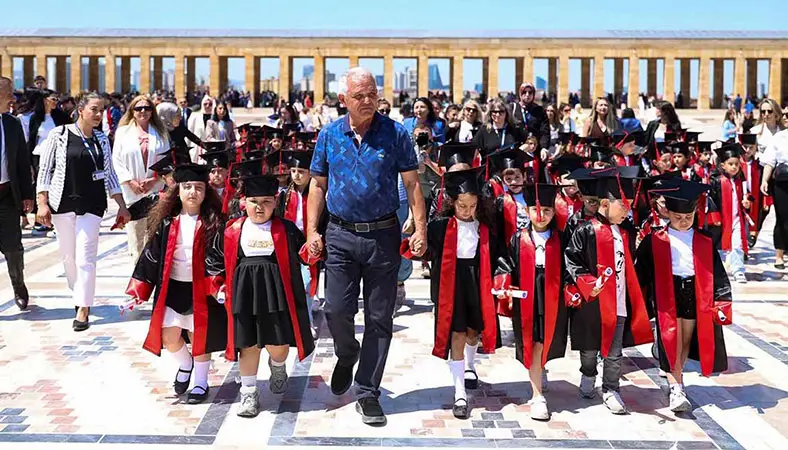 Tatille birlikte Anıtkabir'e koştular
