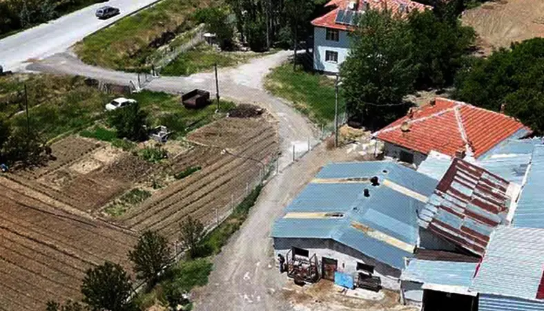 Ankara Akyurt'ta yol tartışması