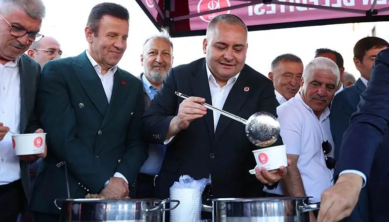 Ankara Keçiören’de matem aşı ve aşure lokması paylaşıldı