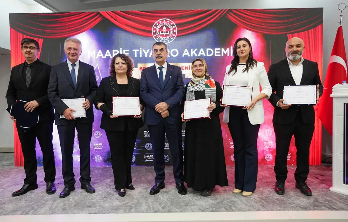 Ankara’da öğretmenlere tiyatro eğitimi sertifikası