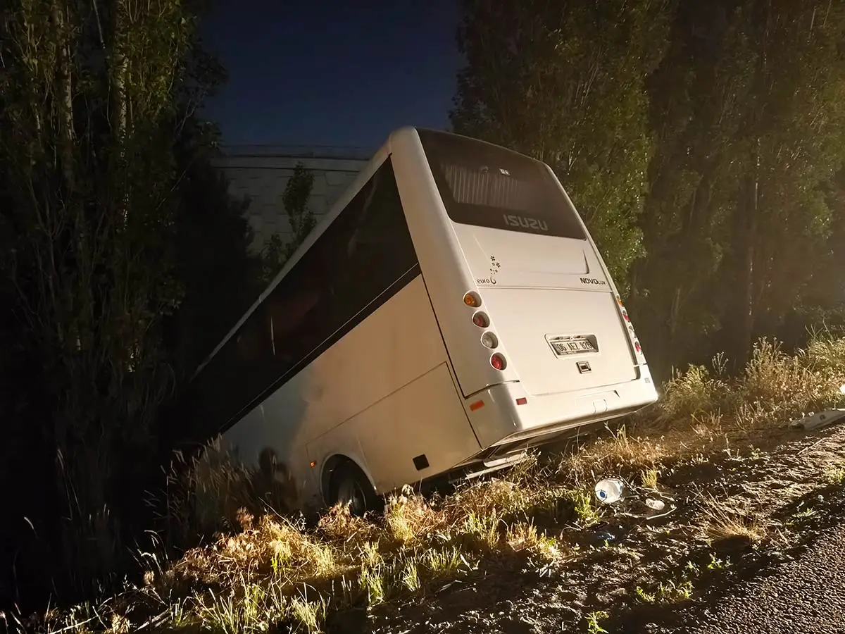 Ankara Mamak’ta servis aracı devrildi: 8 kişi yaralandı