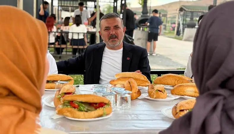 Sincan’da YKS sonrası öğrencilere moral pikniği