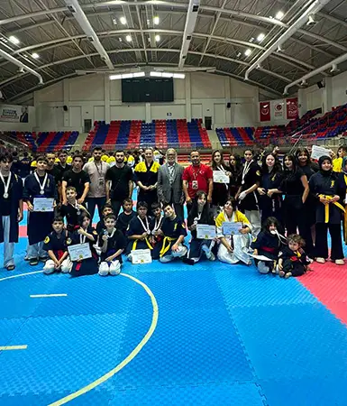 Mamaklı sporcular madalyaları topladı