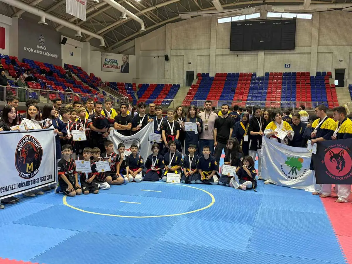 Mamaklı sporcular madalyaları topladı