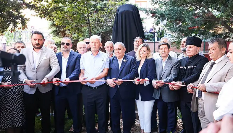 Şeyh Şamil büstü Keçiören’de törenle açıldı