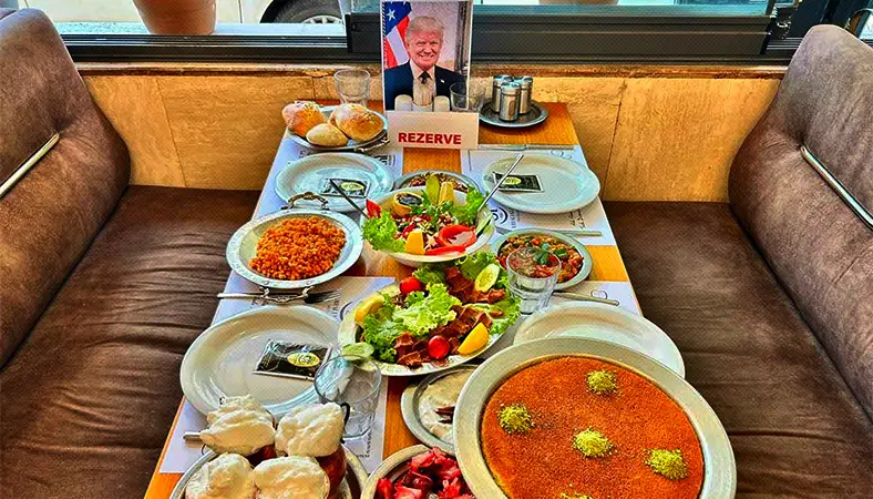 Ankara'da Donald Trump'a rezerve edilen masa...